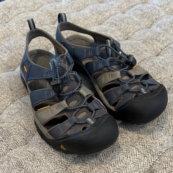 Keen waterproof sandals size 11.5 main image 5